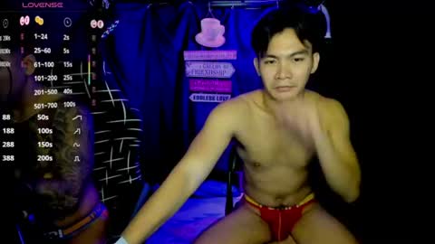 Snapshot of 000batman000 chatting on June 16, 12:08 pm Bruce online show from June 16, 12:08 pm