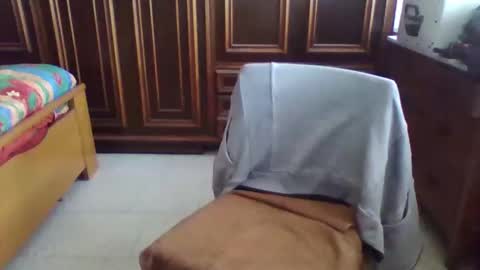 01hugo online show from April 8, 2:17 pm