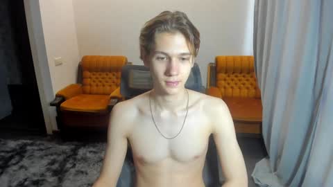 Snapshot of 0verlandd chatting on January 15, 3:33 am Adam online show from January 15, 3:33 am