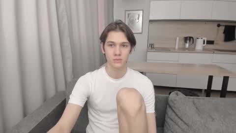 Snapshot of 0verlandd chatting on September 18, 12:18 pm Adam online show from September 18, 12:18 pm