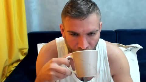 10in_deluxe online show from March 10, 5:11 am