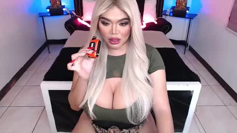 Sasha Banks online show from December 9, 6:25 pm