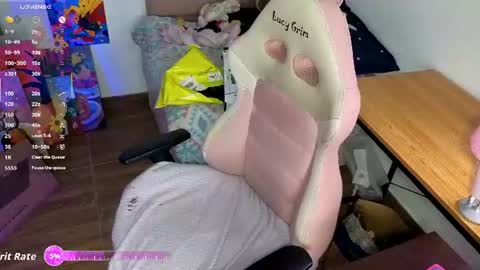 Snapshot of 111lucygrim111 chatting on July 22, 7:27 pm 111lucygrim111 online show from July 22, 7:27 pm