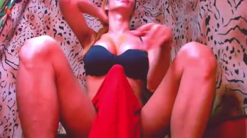 Snapshot of 11inchmistressxxlyka chatting on February 18, 12:26 am CALL ME BABY online show from February 18, 12:26 am