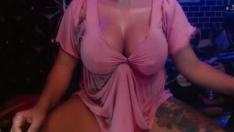  i am trixie im Your Selfsucking Mistress  online show from June 22, 4:31 am