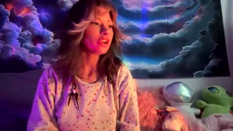 Snapshot of 123bakxbee chatting on April 10, 12:54 pm BakxBee online show from April 10, 12:54 pm