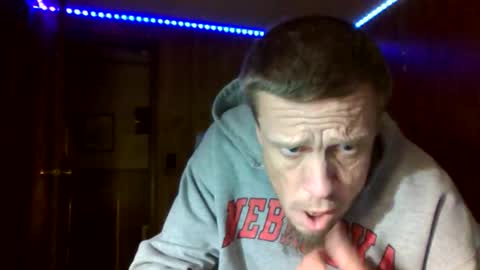 Snapshot of 1521snapper81253 chatting on April 5, 1:03 am mark johnson online show from April 5, 1:03 am