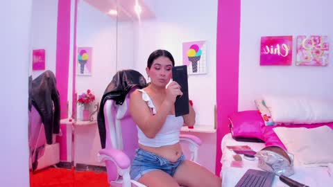 Scarlette  online show from February 1, 3:41 am