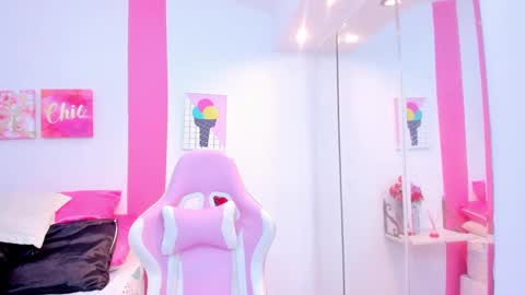 Scarlette  online show from February 5, 6:56 am