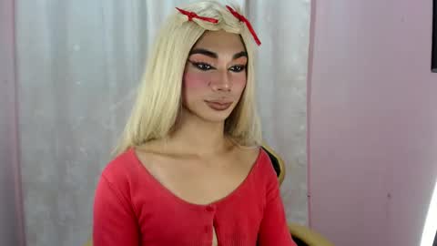 Snapshot of 18_nicole chatting on February 9, 7:52 pm barbie online show from February 9, 7:52 pm