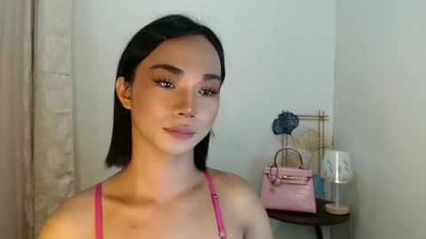 Snapshot of 18_nicole chatting on November 9, 4:55 am barbie online show from November 9, 4:55 am