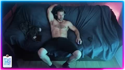 Snapshot of 19reddragon86 chatting on October 9, 5:38 am 19reddragon86 online show from October 9, 5:38 am