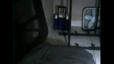Snapshot of 1_maxx_1 chatting on September 13, 3:28 am 1_maxx_1 online show from September 13, 3:28 am