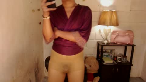 Snapshot of 1bigsurprise4you chatting on December 1, 11:58 pm angel online show from December 1, 11:58 pm