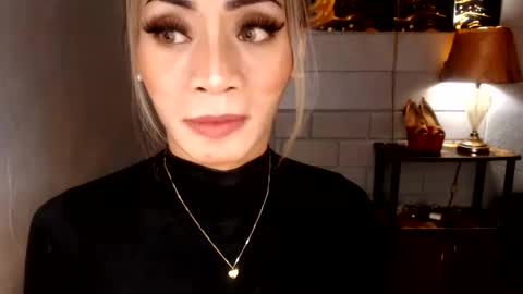 Snapshot of 1bigsurprise4you chatting on May 8, 5:02 am angel online show from May 8, 5:02 am