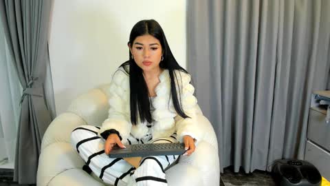 Snapshot of 1bonnie chatting on February 18, 2:05 am Hello soy bonnie online show from February 18, 2:05 am