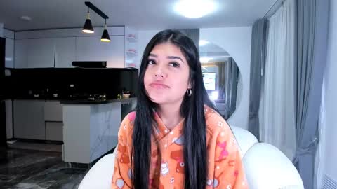 Snapshot of 1bonnie chatting on March 4, 1:34 am Hello soy bonnie online show from March 4, 1:34 am