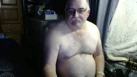 Snapshot of 1dusty60 chatting on December 10, 4:02 am 1dusty60 online show from December 10, 4:02 am