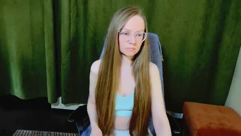 Snapshot of 1goldilocks chatting on March 2, 3:19 pm online show from March 2, 3:19 pm