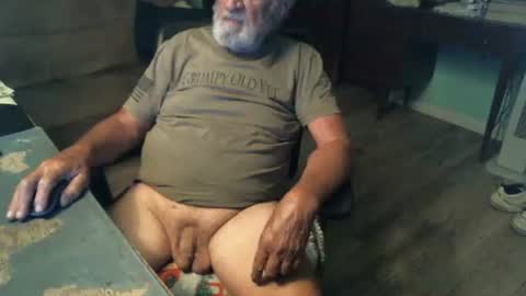 Snapshot of 1handyanddee chatting on May 5, 1:35 am 1handyanddee online show from May 5, 1:35 am