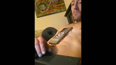 1knightluver69 online show from February 14, 7:32 pm