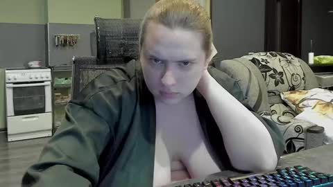 1LINDSEY1 online show from March 4, 9:22 pm