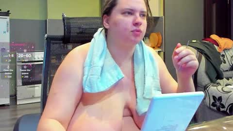 1LINDSEY1 online show from September 27, 2:05 am