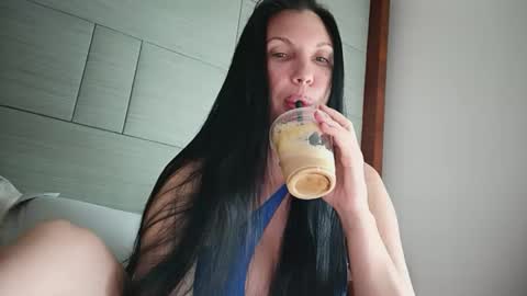 Onna online show from June 1, 3:25 pm
