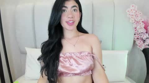 Snapshot of 1m_emily chatting on April 27, 9:46 pm . online show from April 27, 9:46 pm