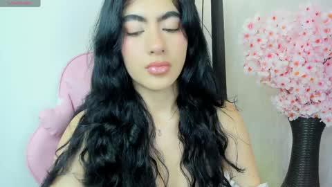 Snapshot of 1m_emily chatting on May 23, 9:30 pm . online show from May 23, 9:30 pm