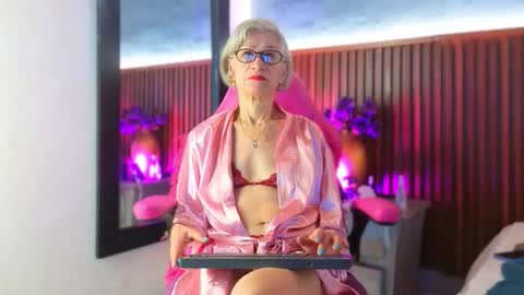 Miss Monserrate online show from March 3, 1:17 pm