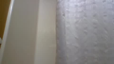 TheShyOne18 online show from April 14, 5:30 pm