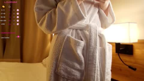 VICTORIA online show from November 13, 1:04 am