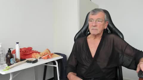 Henk online show from December 2, 12:43 pm