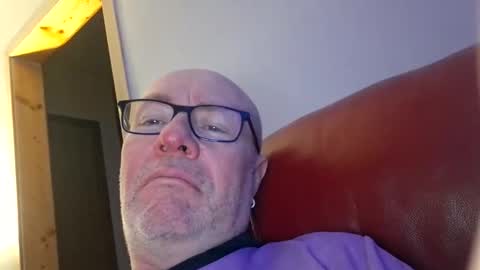 211skoosh online show from February 18, 9:00 pm