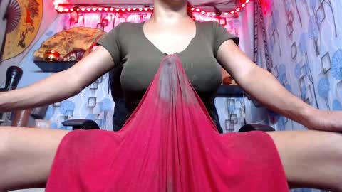 Snapshot of 21cmmusclecockts chatting on April 8, 1:33 pm mharjorie online show from April 8, 1:33 pm