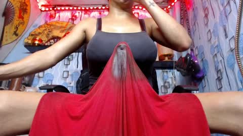 Snapshot of 21cmmusclecockts chatting on April 11, 5:06 pm mharjorie online show from April 11, 5:06 pm