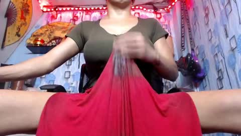 Snapshot of 21cmmusclecockts chatting on April 12, 8:52 am mharjorie online show from April 12, 8:52 am