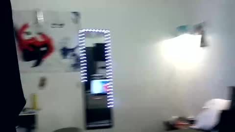 Snapshot of 21yearsy0ung9icheshung chatting on January 24, 12:20 am AlecurClit online show from January 24, 12:20 am