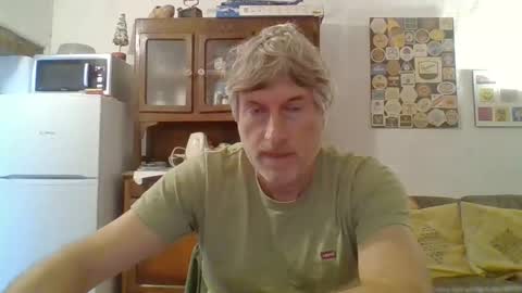 Snapshot of 22esserre chatting on October 20, 11:43 am 22esserre online show from October 20, 11:43 am