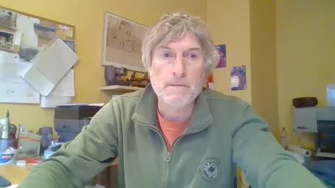 Snapshot of 22esserre chatting on October 28, 3:47 pm 22esserre online show from October 28, 3:47 pm