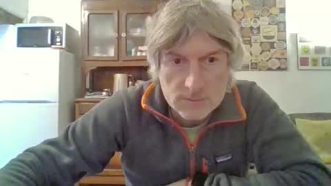 22esserre online show from December 15, 12:42 pm