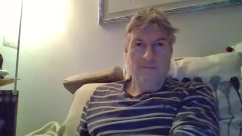 22esserre online show from January 11, 10:04 pm