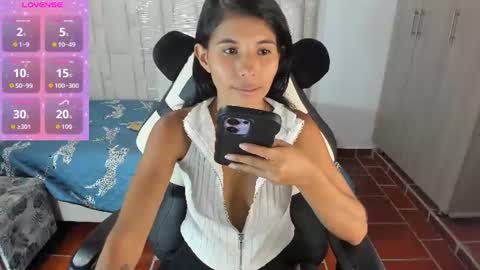 Snapshot of 25_dulce chatting on July 24, 12:52 am 25 Dilce online show from July 24, 12:52 am