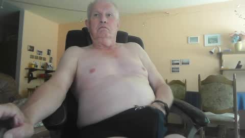 Snapshot of 29famila chatting on August 5, 11:13 am 29famila online show from August 5, 11:13 am
