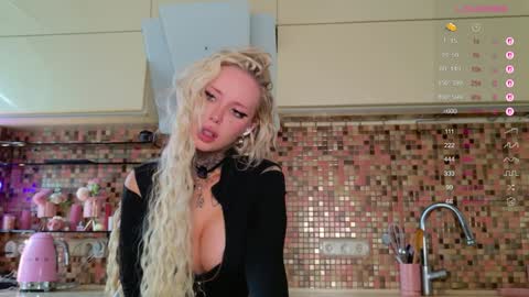 Snapshot of 2badforyou chatting on February 16, 10:55 am 30 NOV online show from February 16, 10:55 am