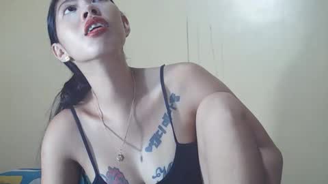 Snapshot of 2pinaybeauty chatting on November 6, 12:17 pm 2pinaybeauty online show from November 6, 12:17 pm