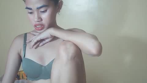 Snapshot of 2pinaybeauty chatting on November 21, 8:24 am 2pinaybeauty online show from November 21, 8:24 am