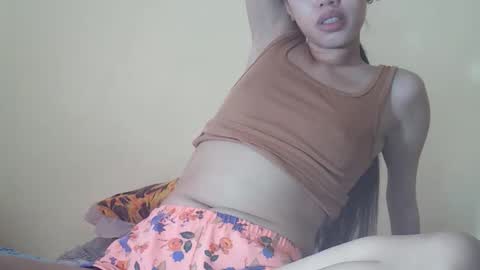 Snapshot of 2pinaybeauty chatting on November 22, 6:12 am 2pinaybeauty online show from November 22, 6:12 am