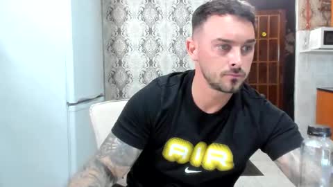 Snapshot of 2sexymuscles chatting on May 11, 8:06 pm 2sexymuscles online show from May 11, 8:06 pm